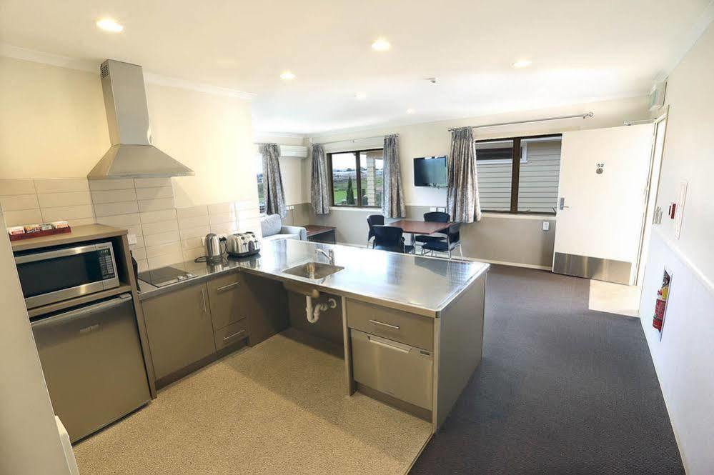 Bruce Pulman Lodge Papakura Bagian luar foto