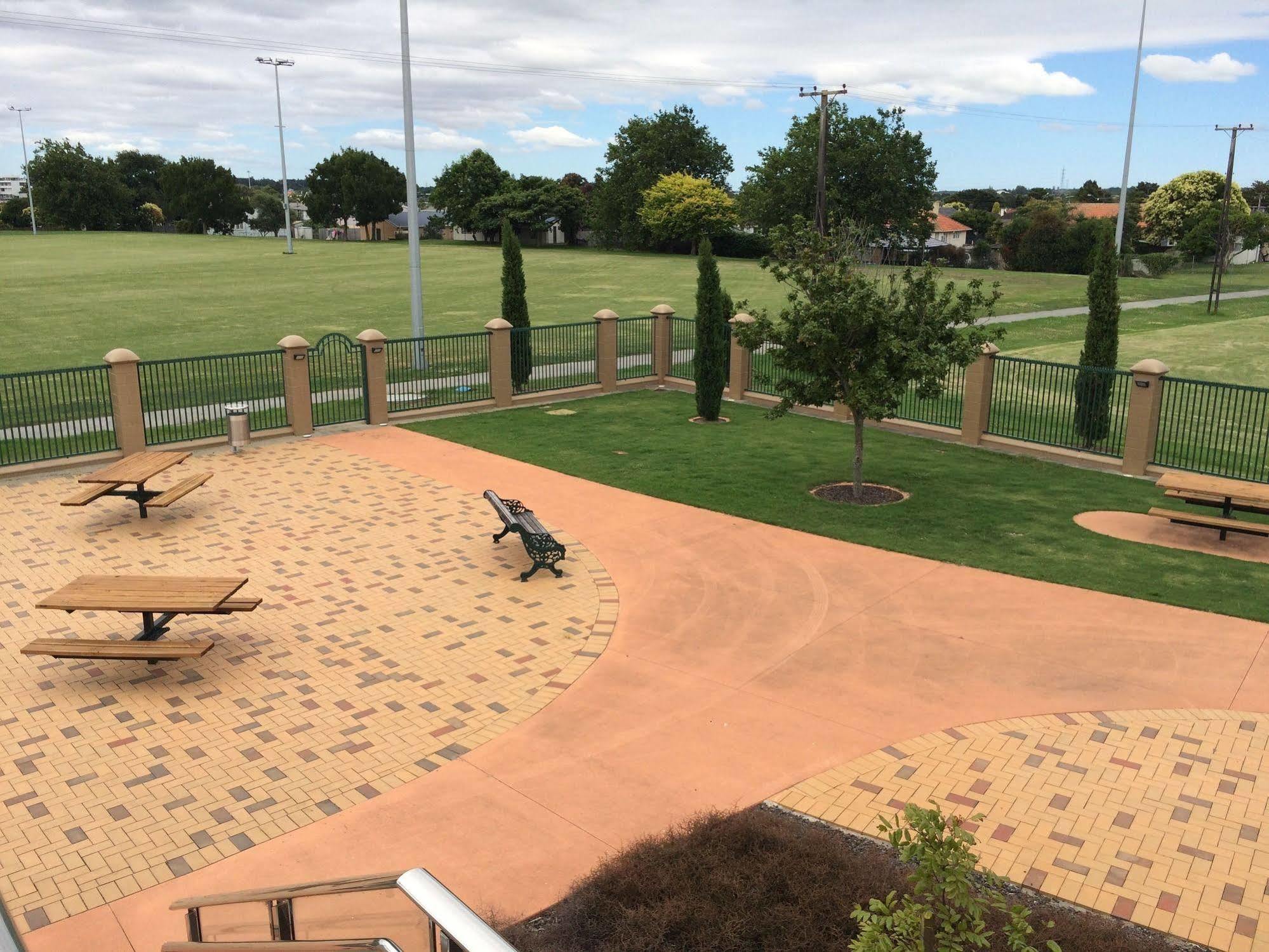 Bruce Pulman Lodge Papakura Bagian luar foto