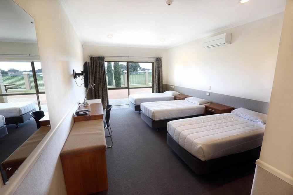 Bruce Pulman Lodge Papakura Bagian luar foto